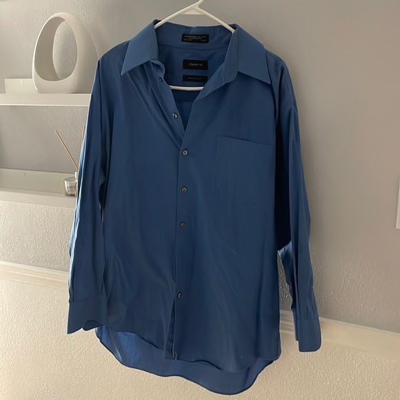 Button up - Picture 1 of 2